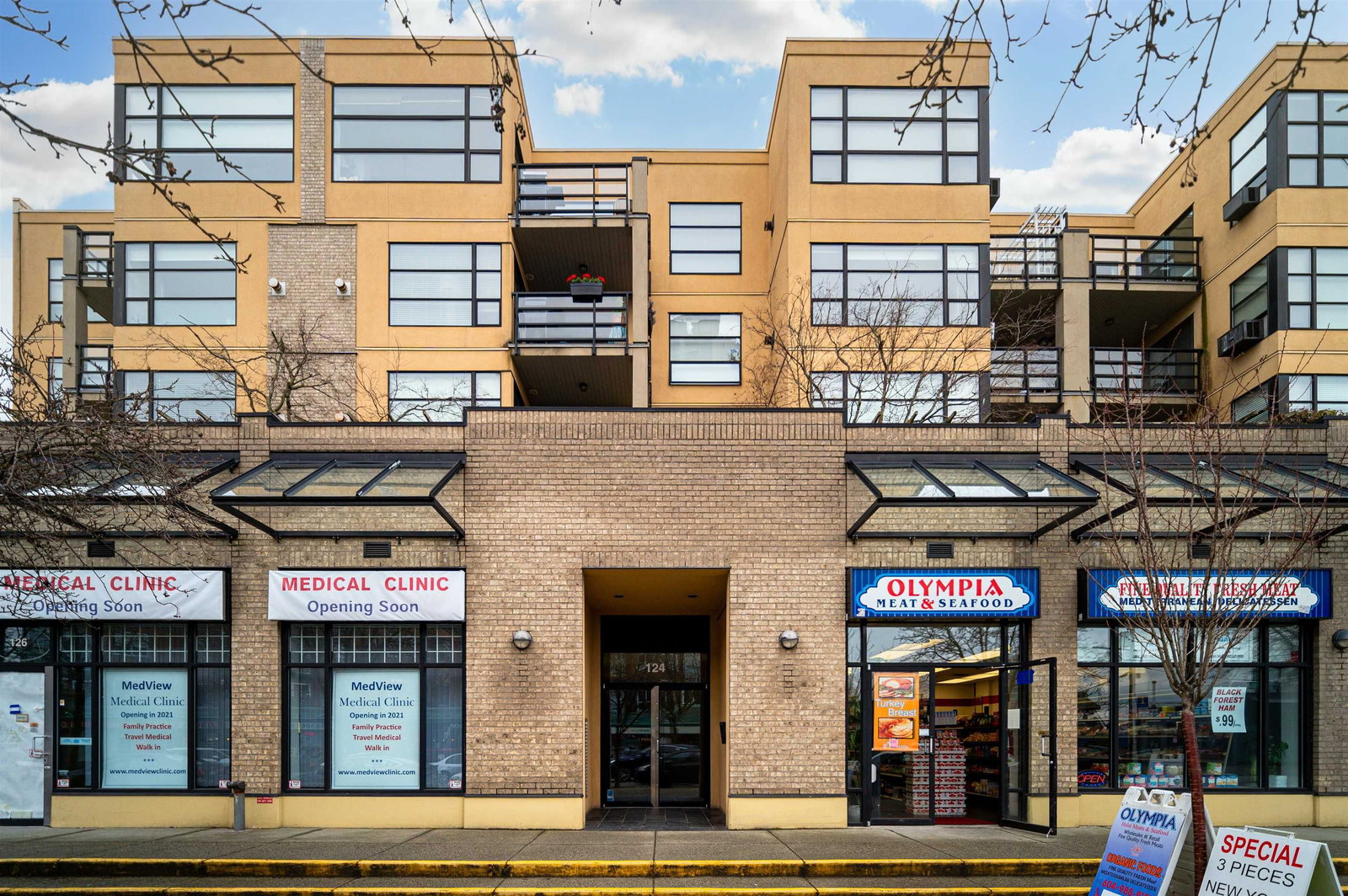 Listing Image 3