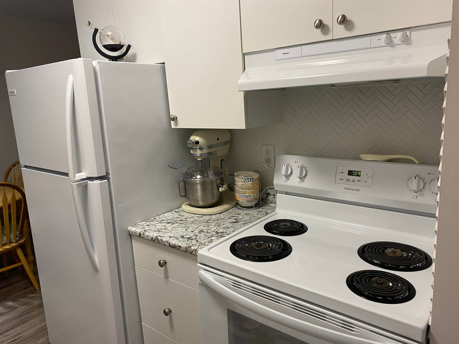 Listing Image 10
