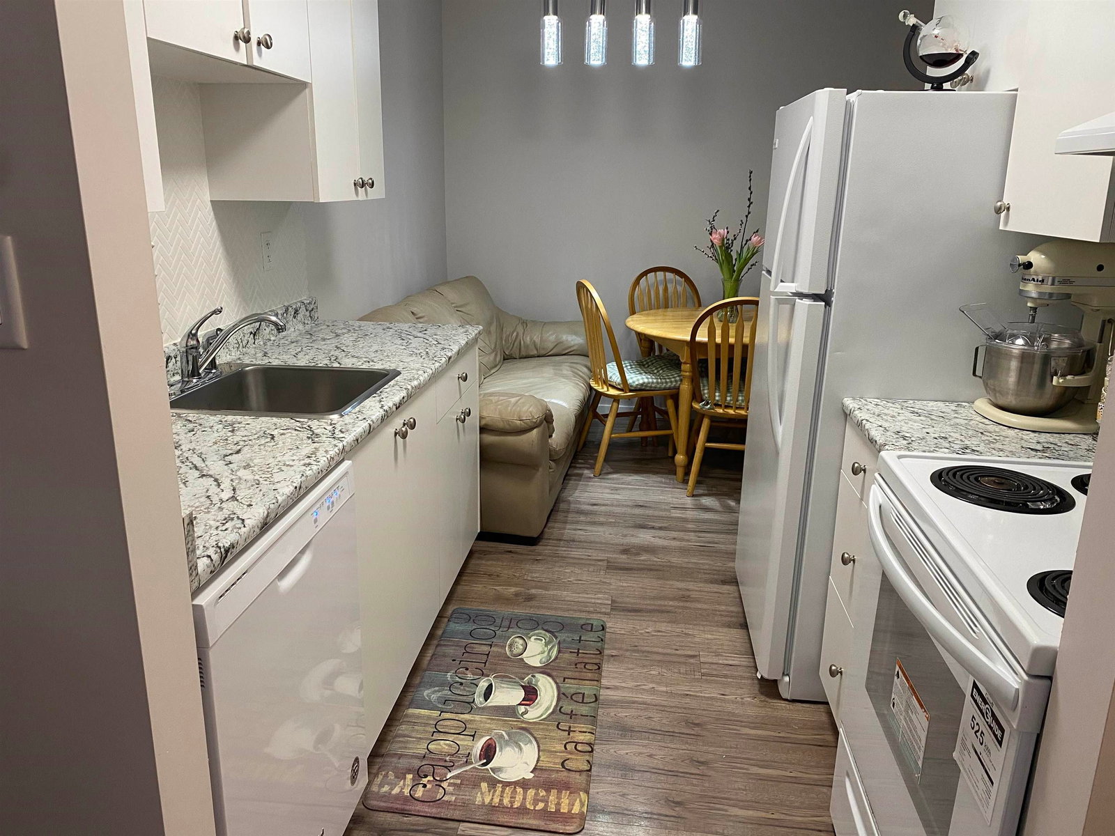 Listing Image 11