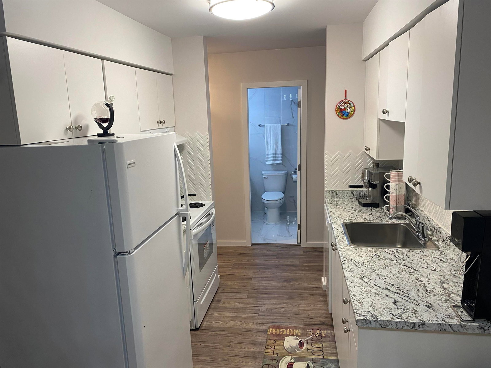 Listing Image 12