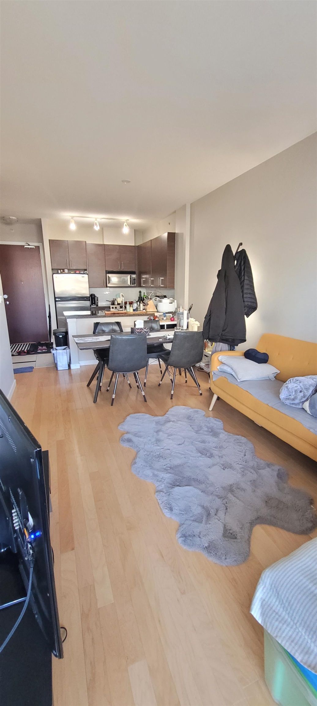 Listing Image 19
