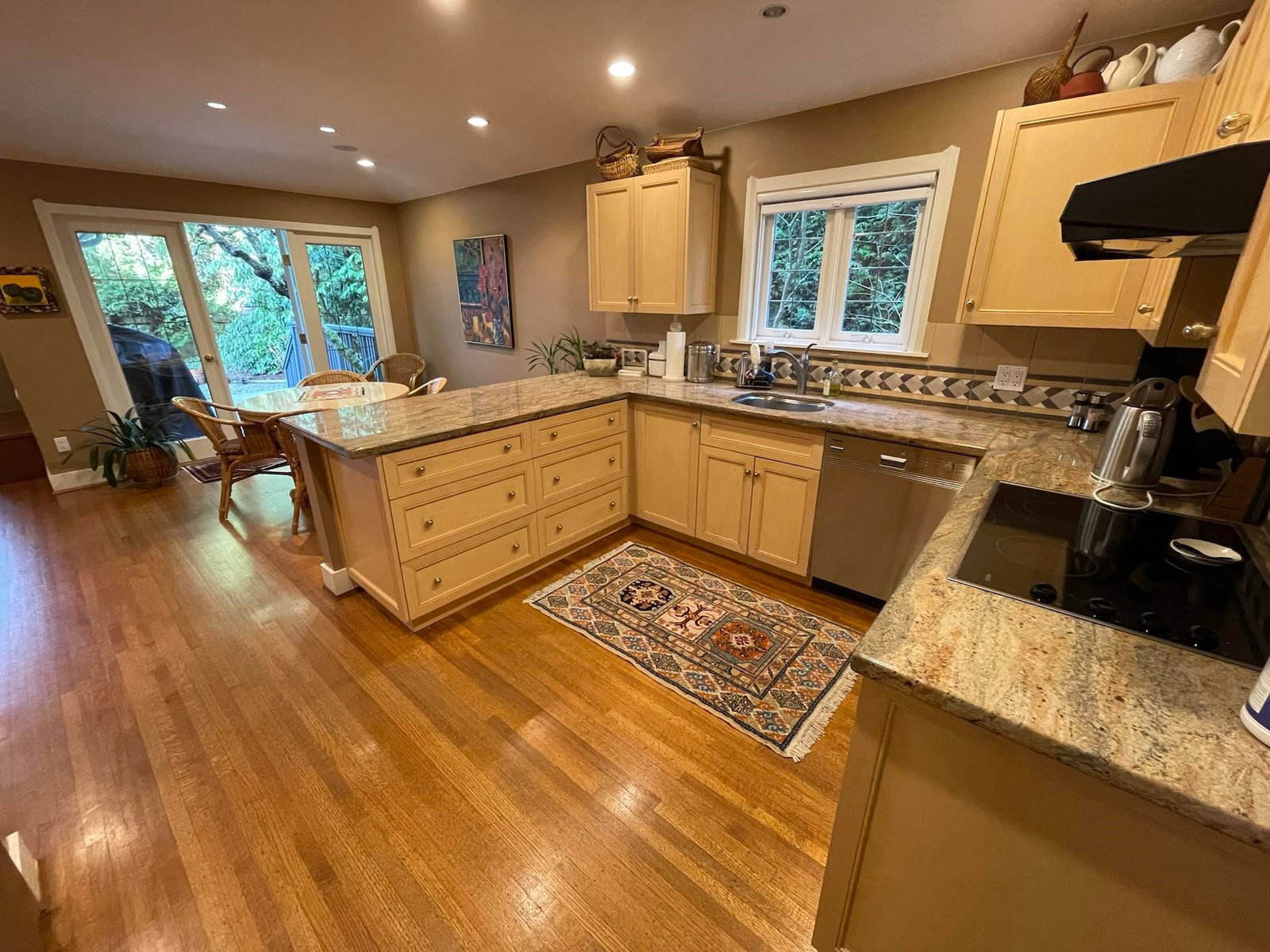 Listing Image 12