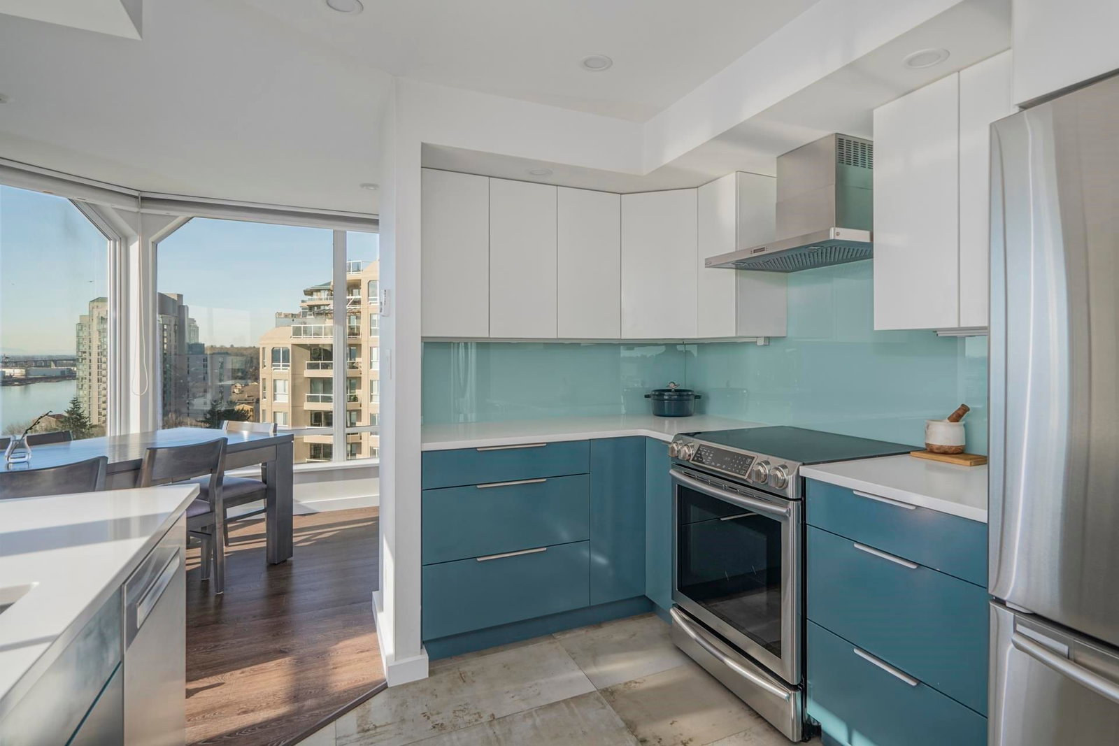 Listing Image 11