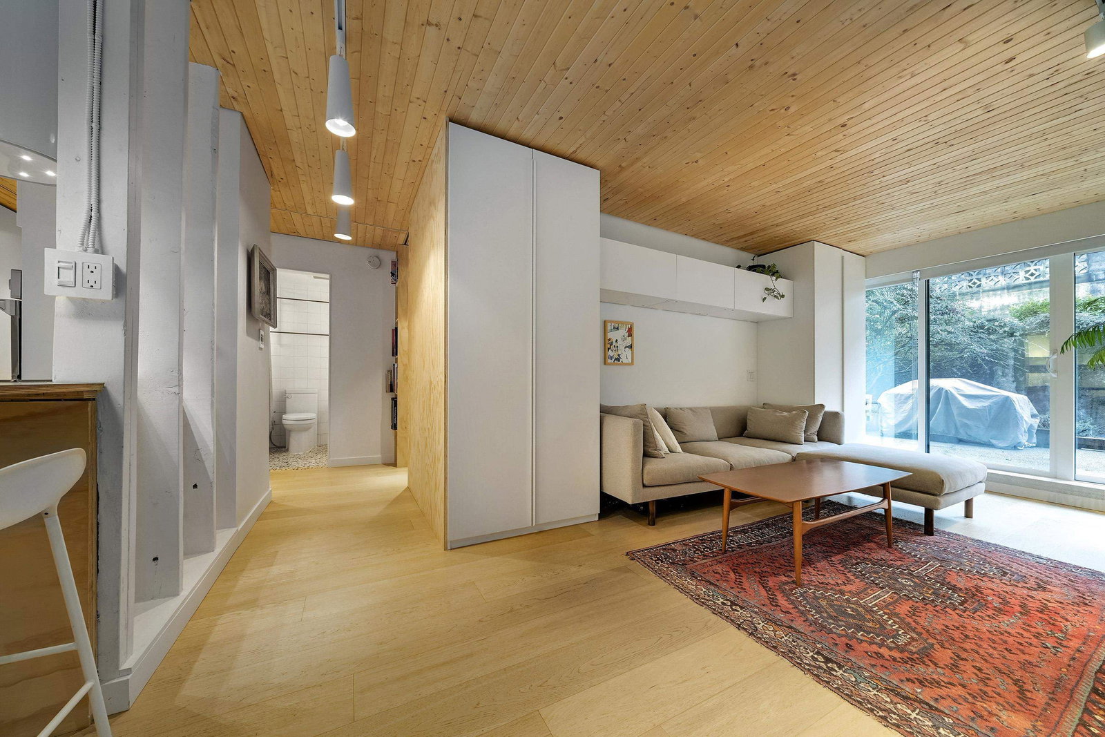 Listing Image 6