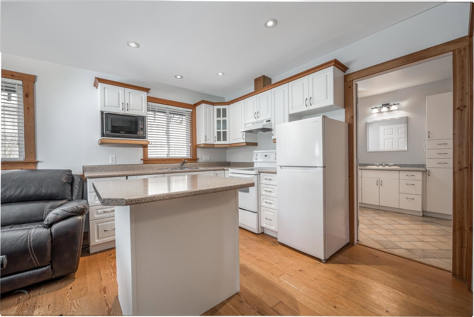 Listing Image 21