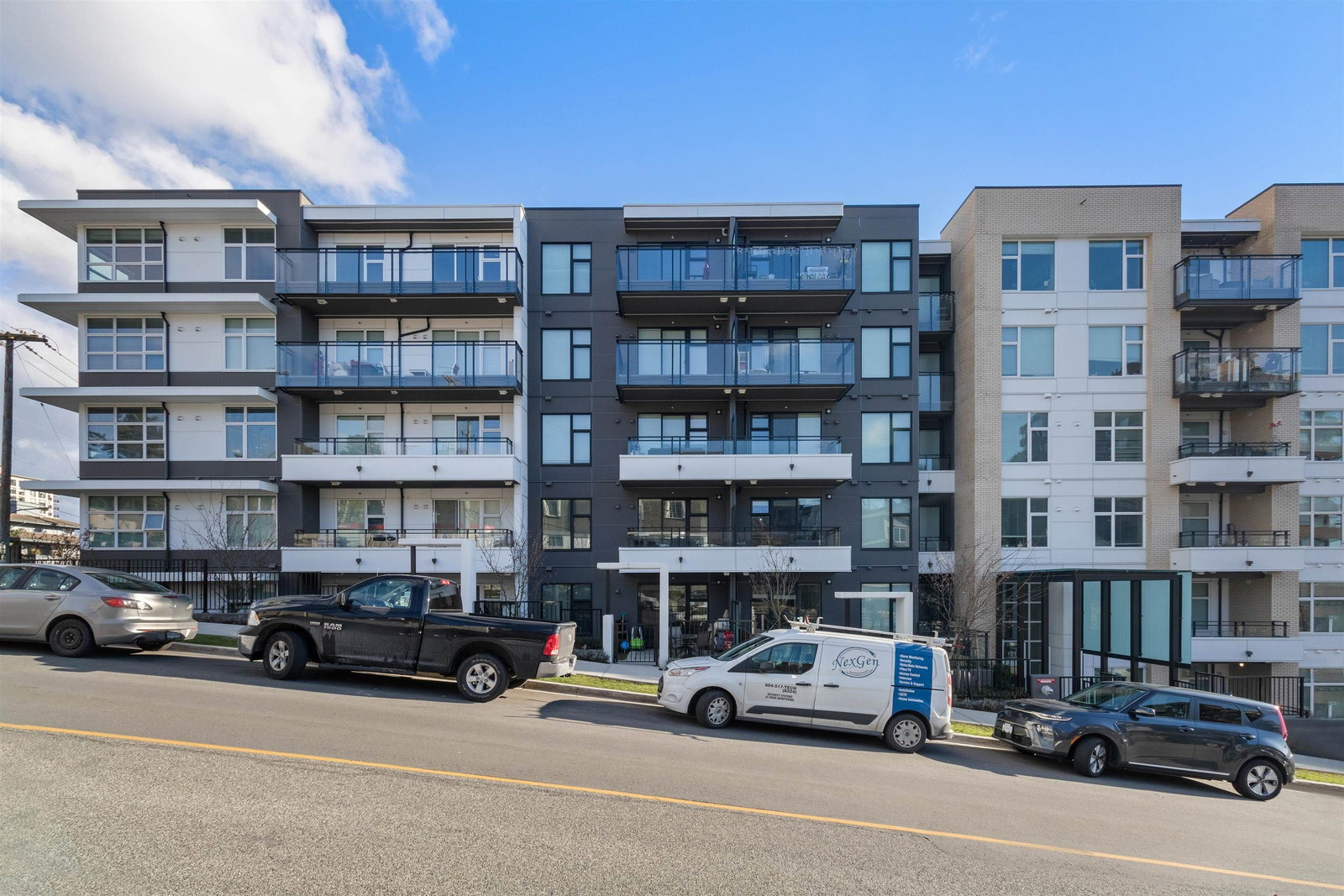 Listing Image 3