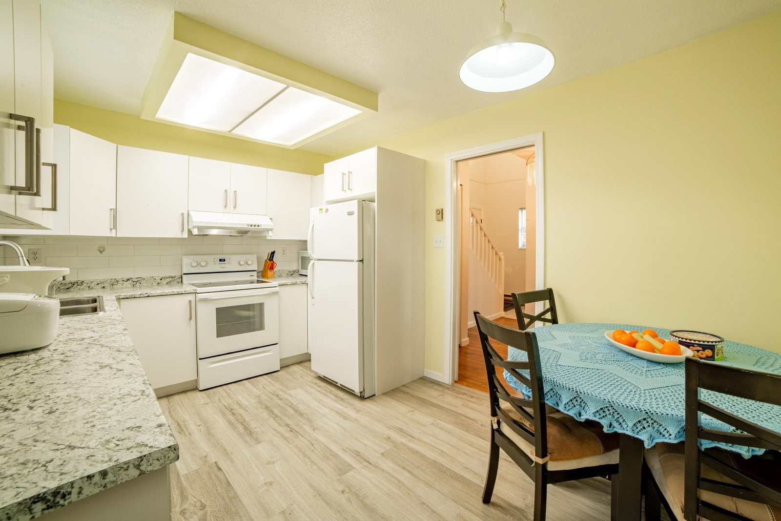Listing Image 7