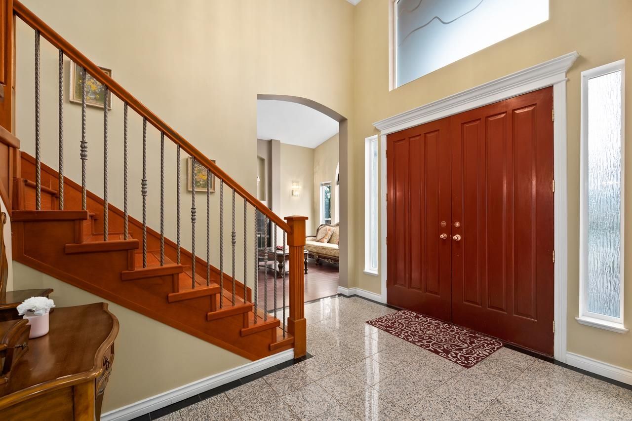 Listing Image 4