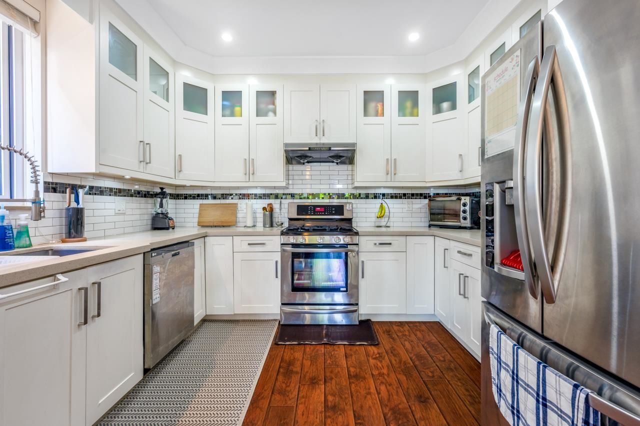 Listing Image 9