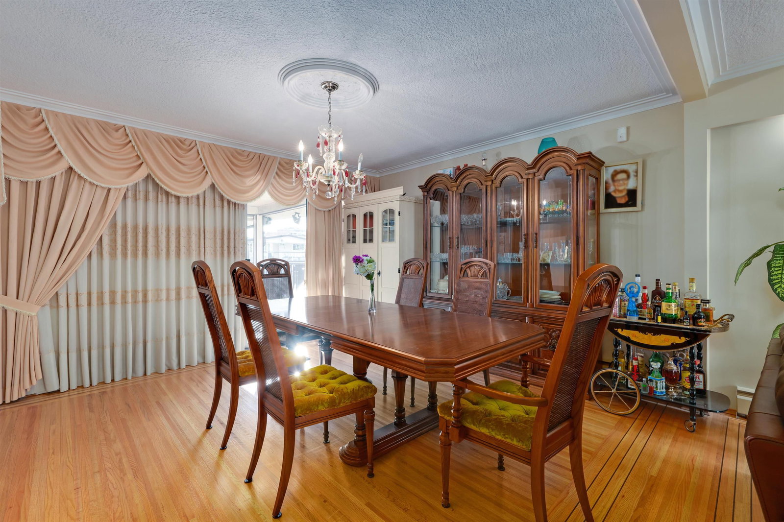 Listing Image 5