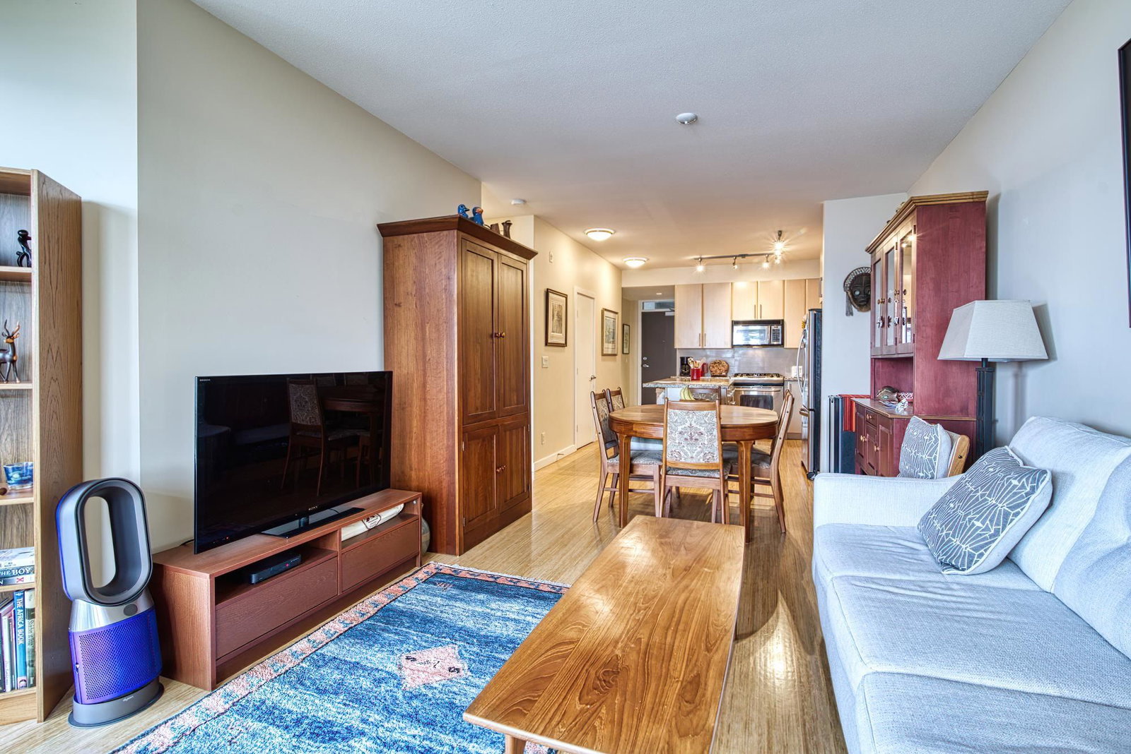 Listing Image 3