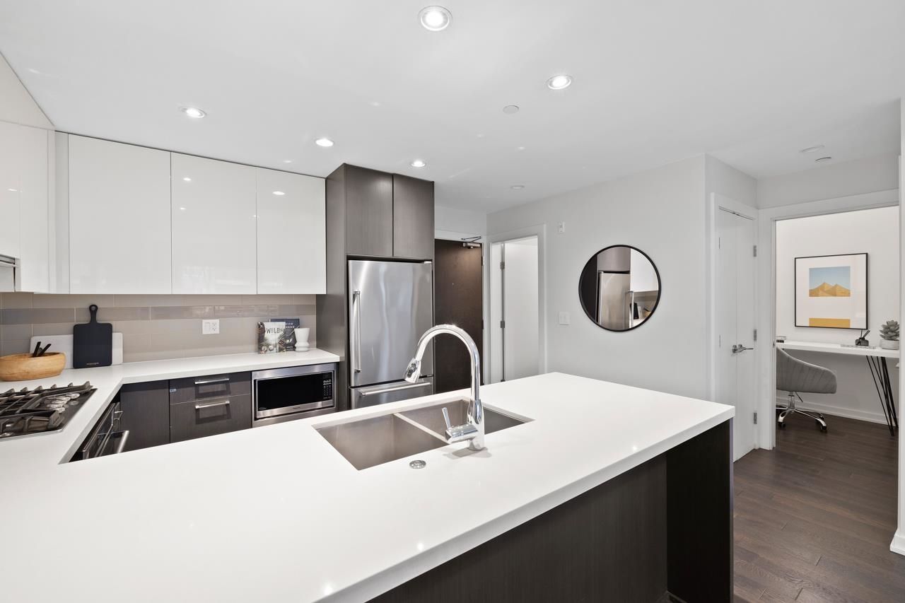Listing Image 11