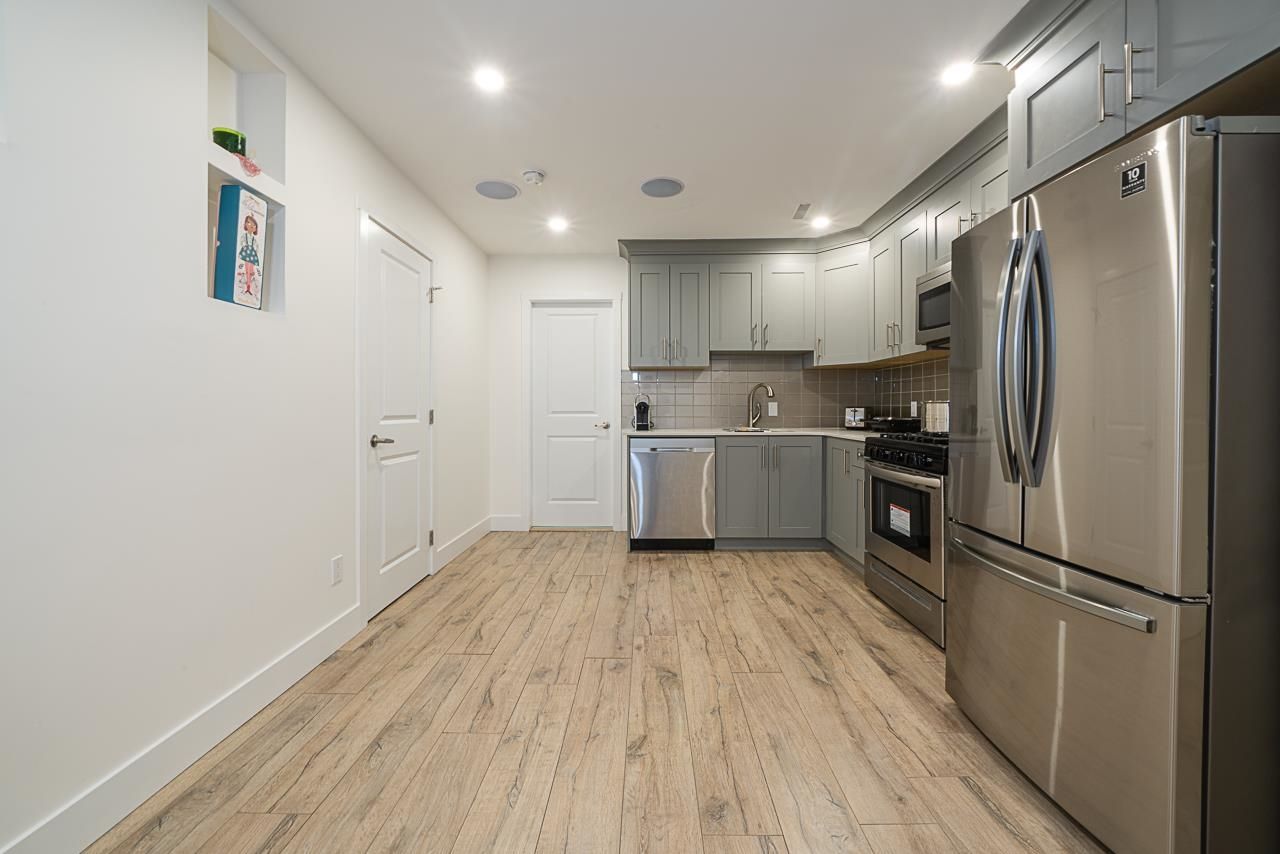 Listing Image 13