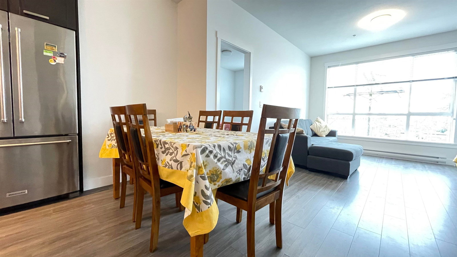 Listing Image 12