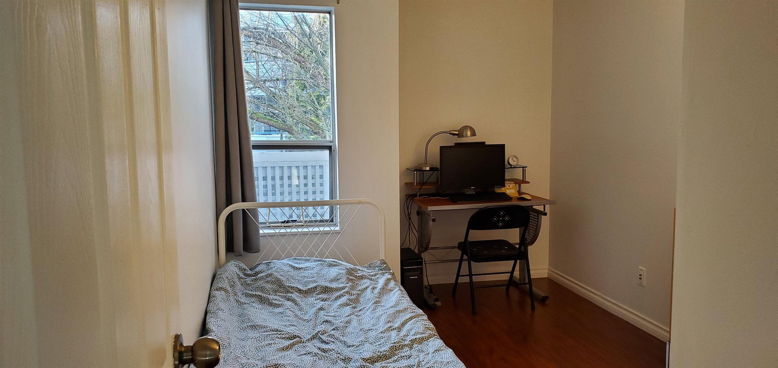 Listing Image 8