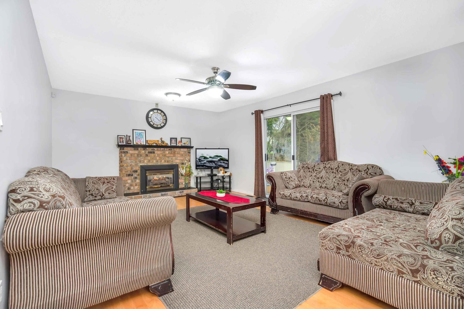 Listing Image 5