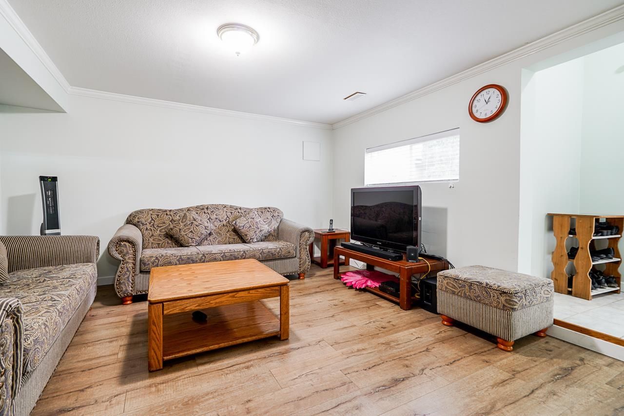 Listing Image 16