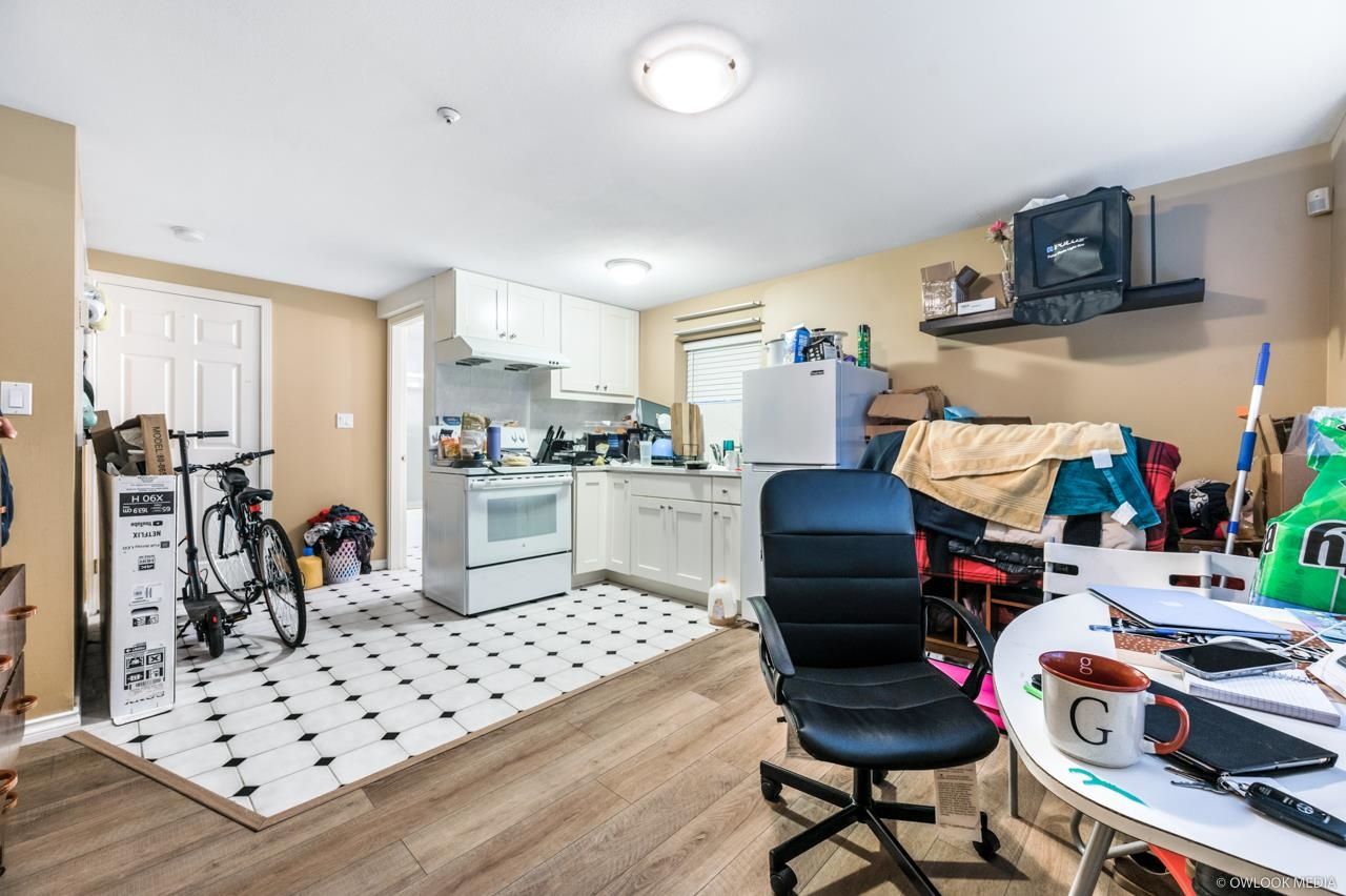 Listing Image 12