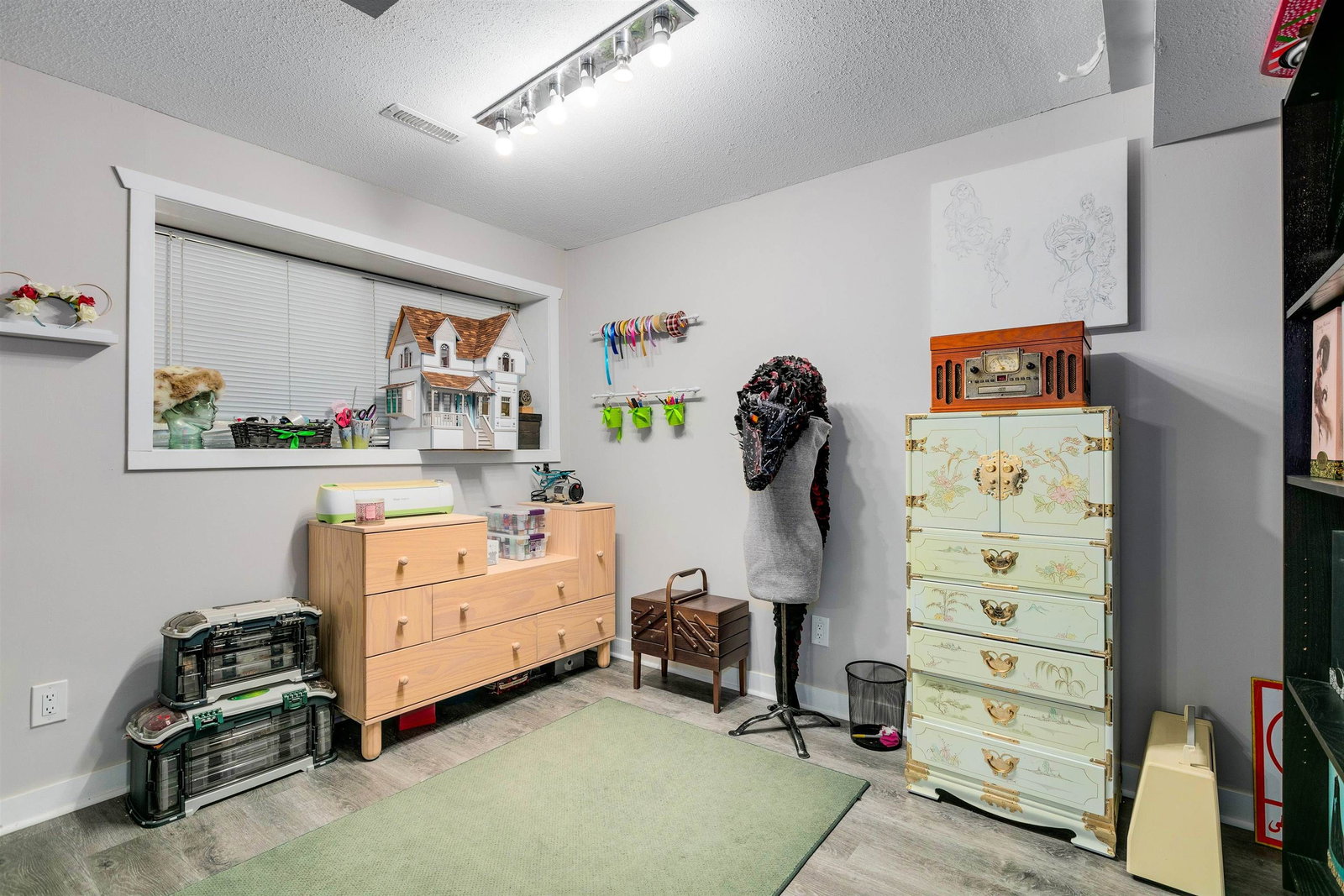 Listing Image 21
