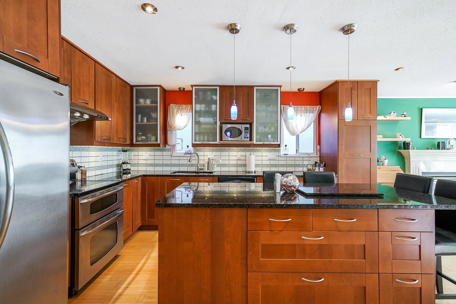 Listing Image 5