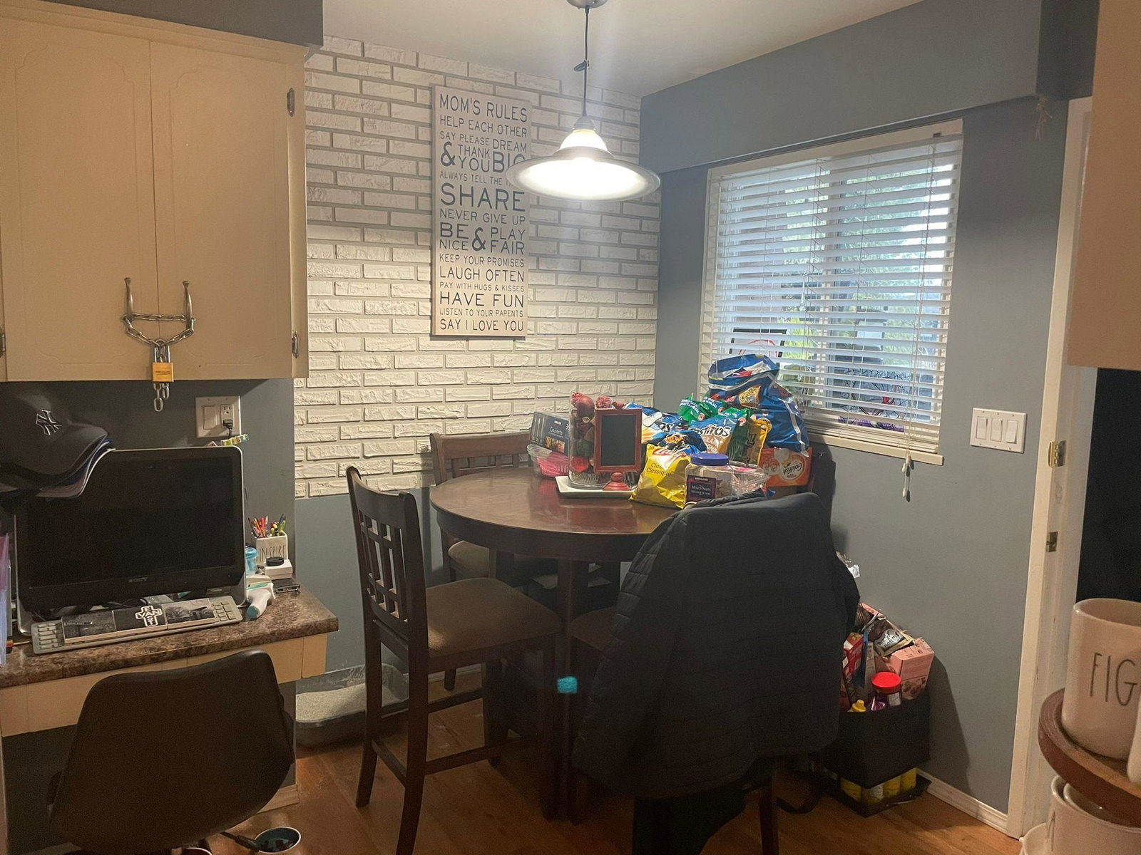 Listing Image 11