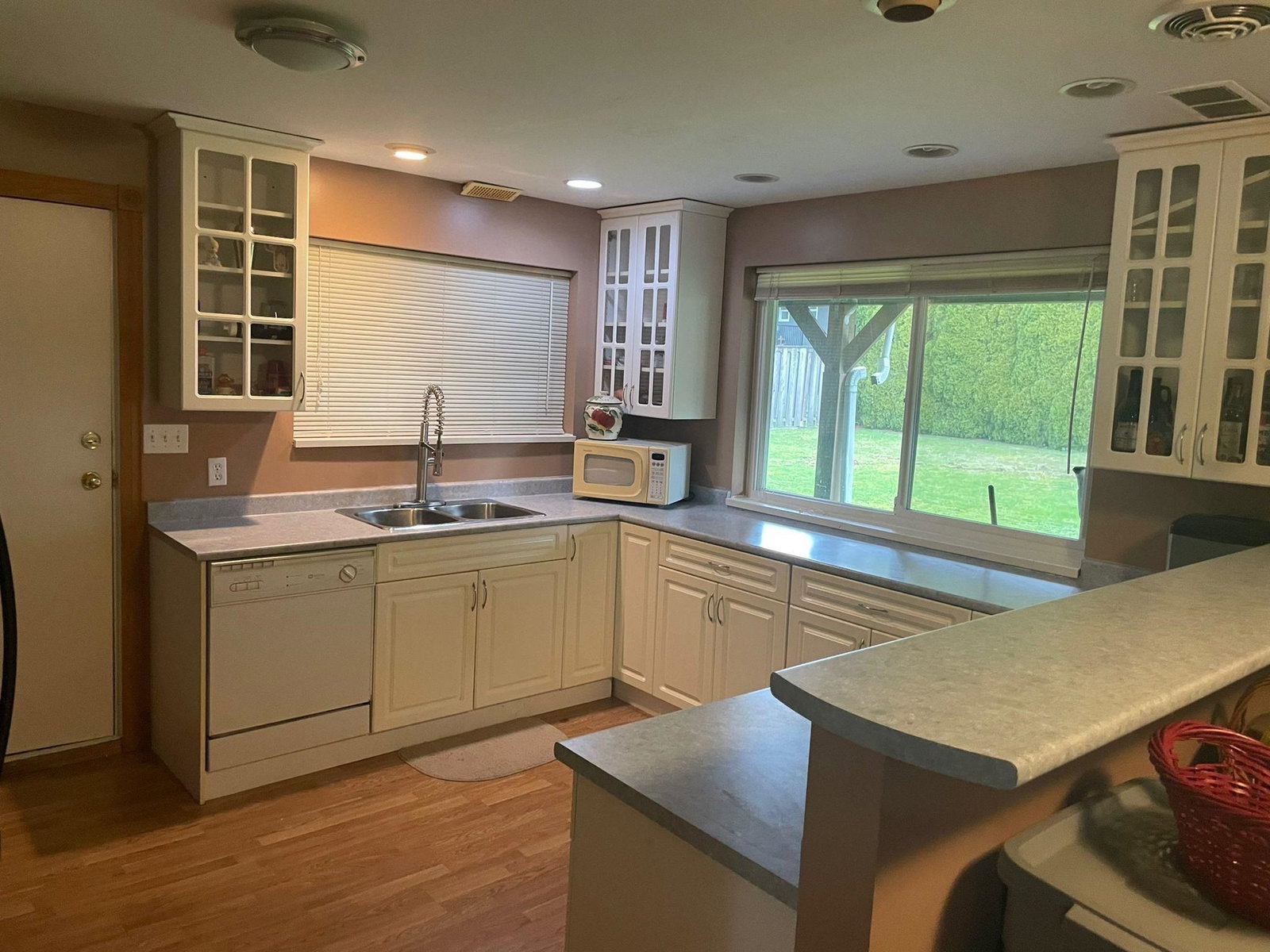 Listing Image 19