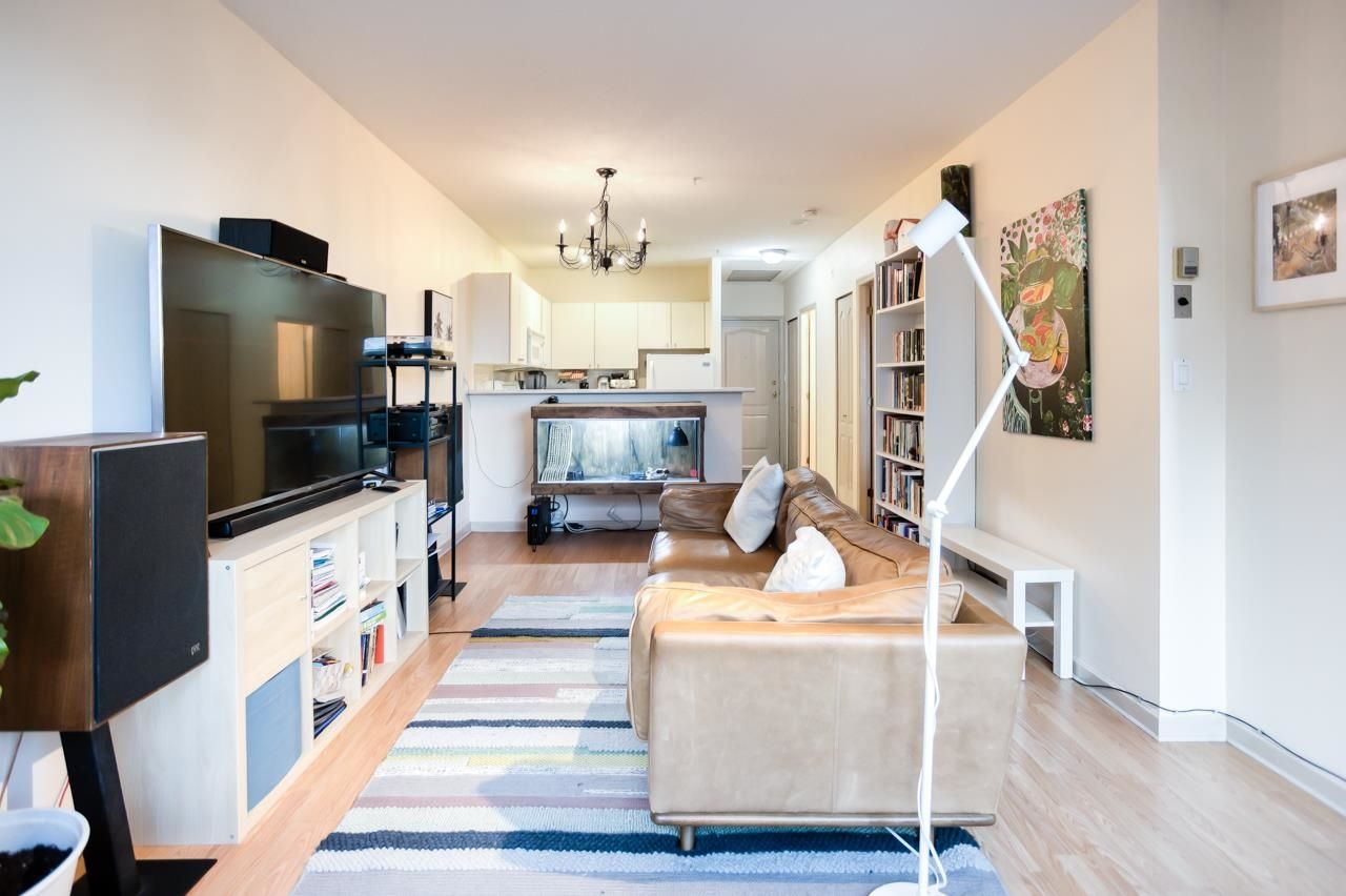 Listing Image 11