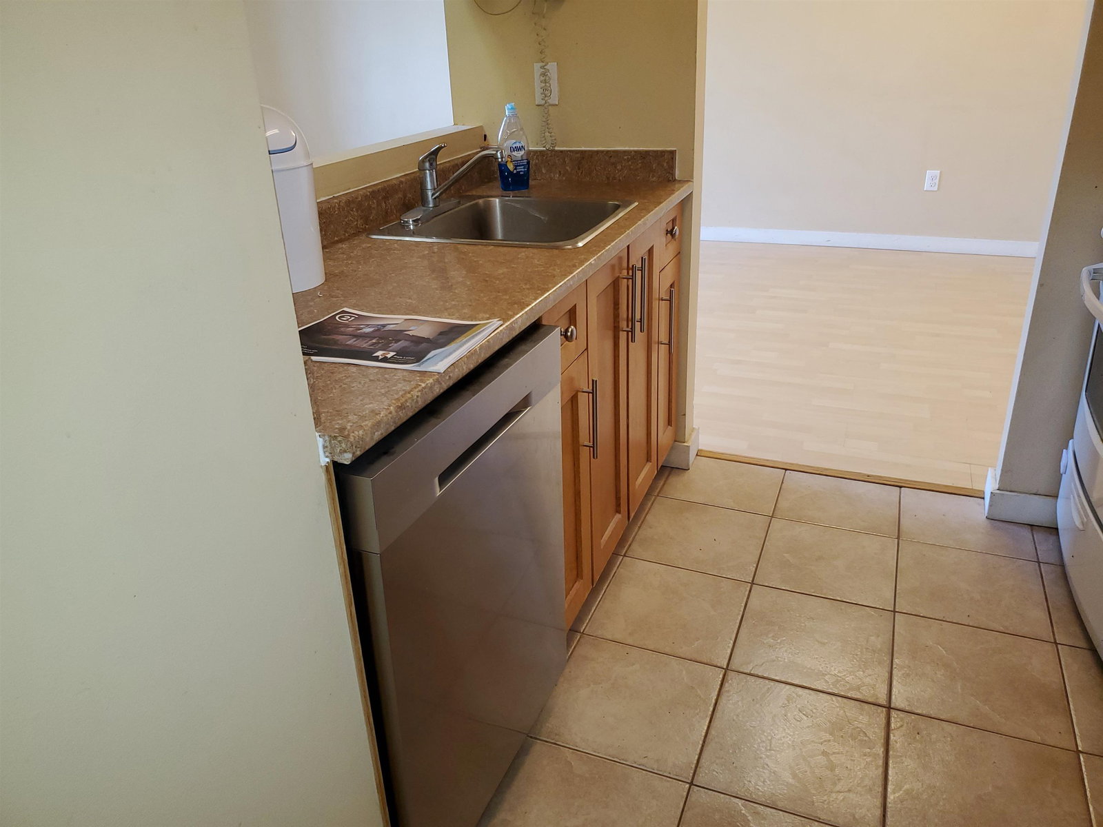 Listing Image 6