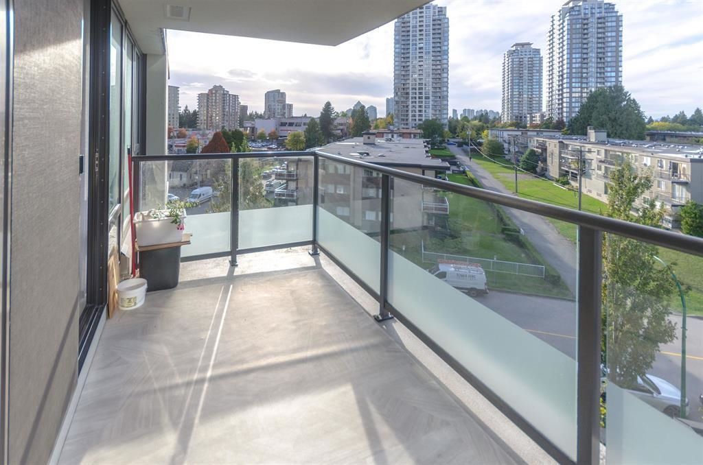 Listing Image 9