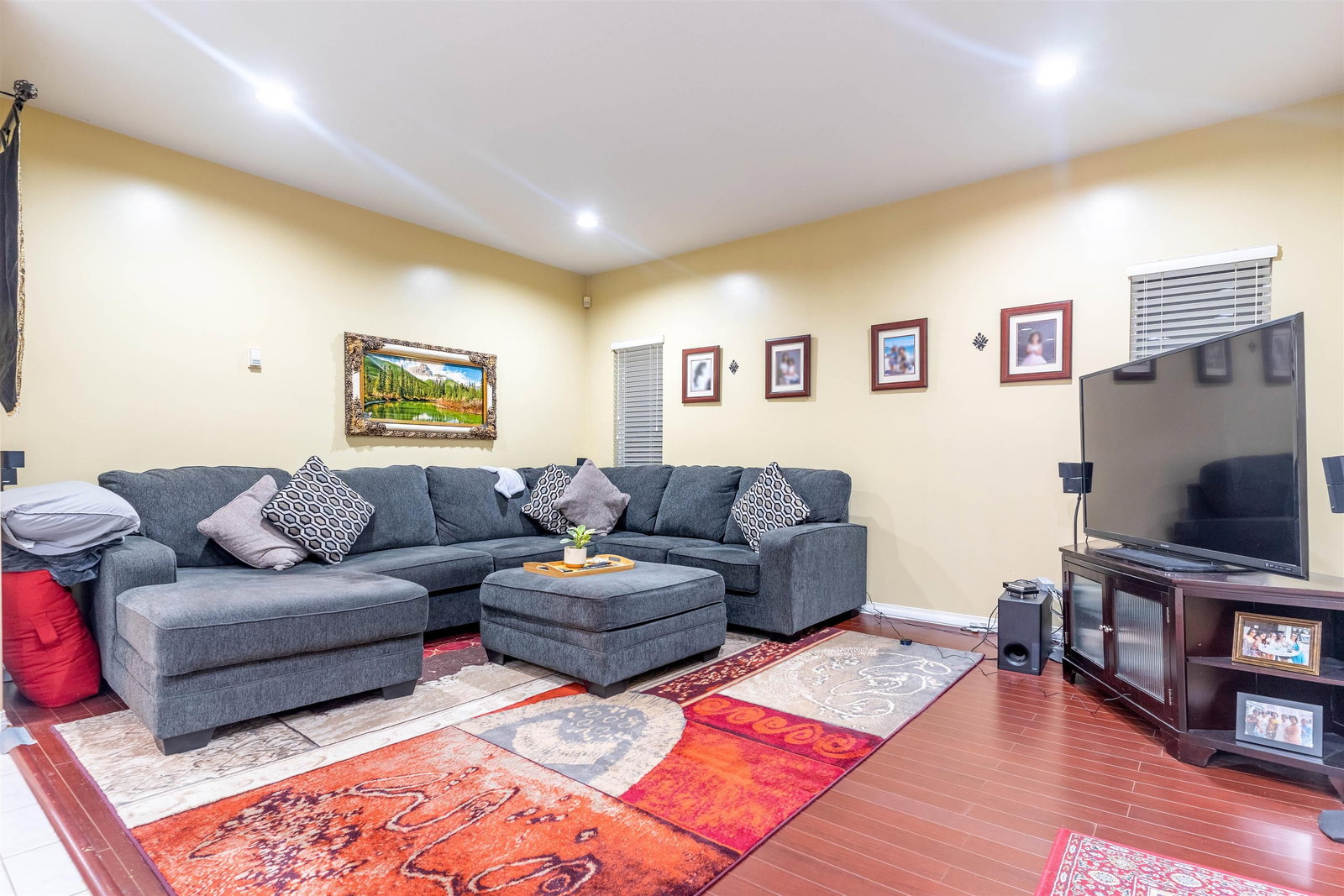 Listing Image 7