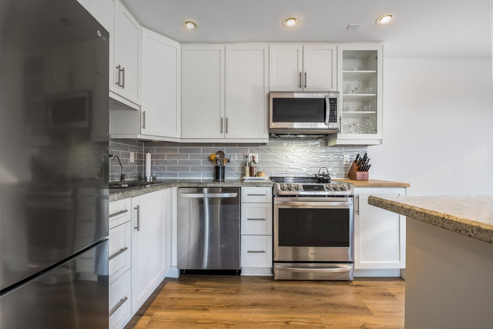 Listing Image 15