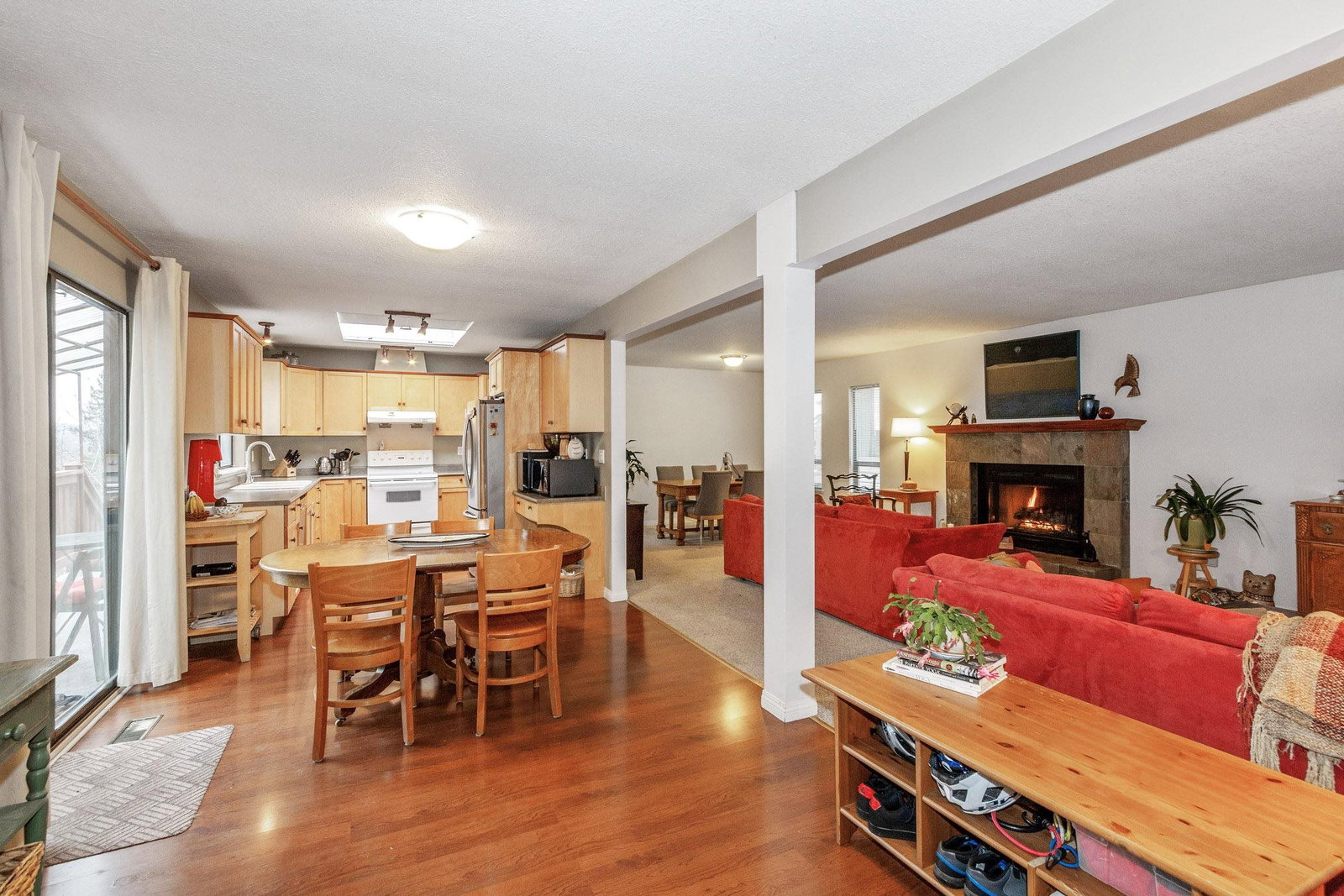 Listing Image 4
