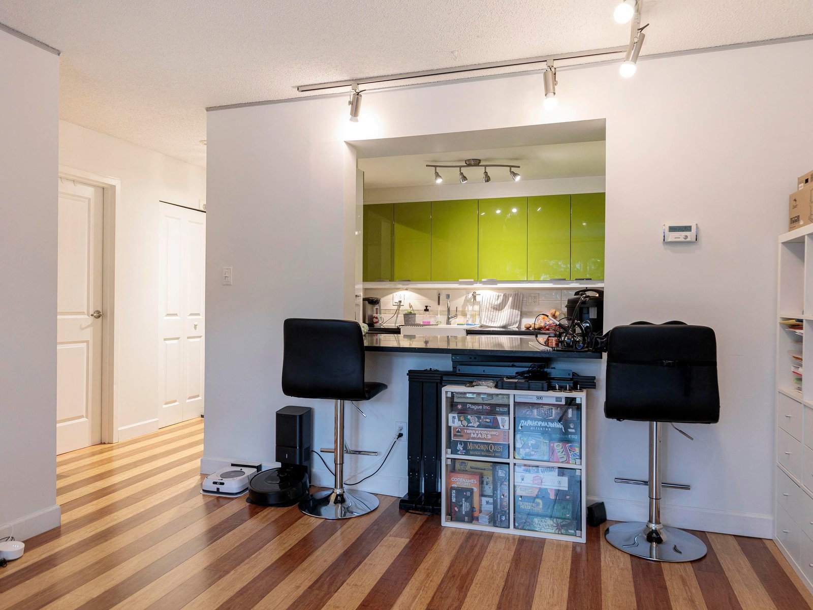 Listing Image 12