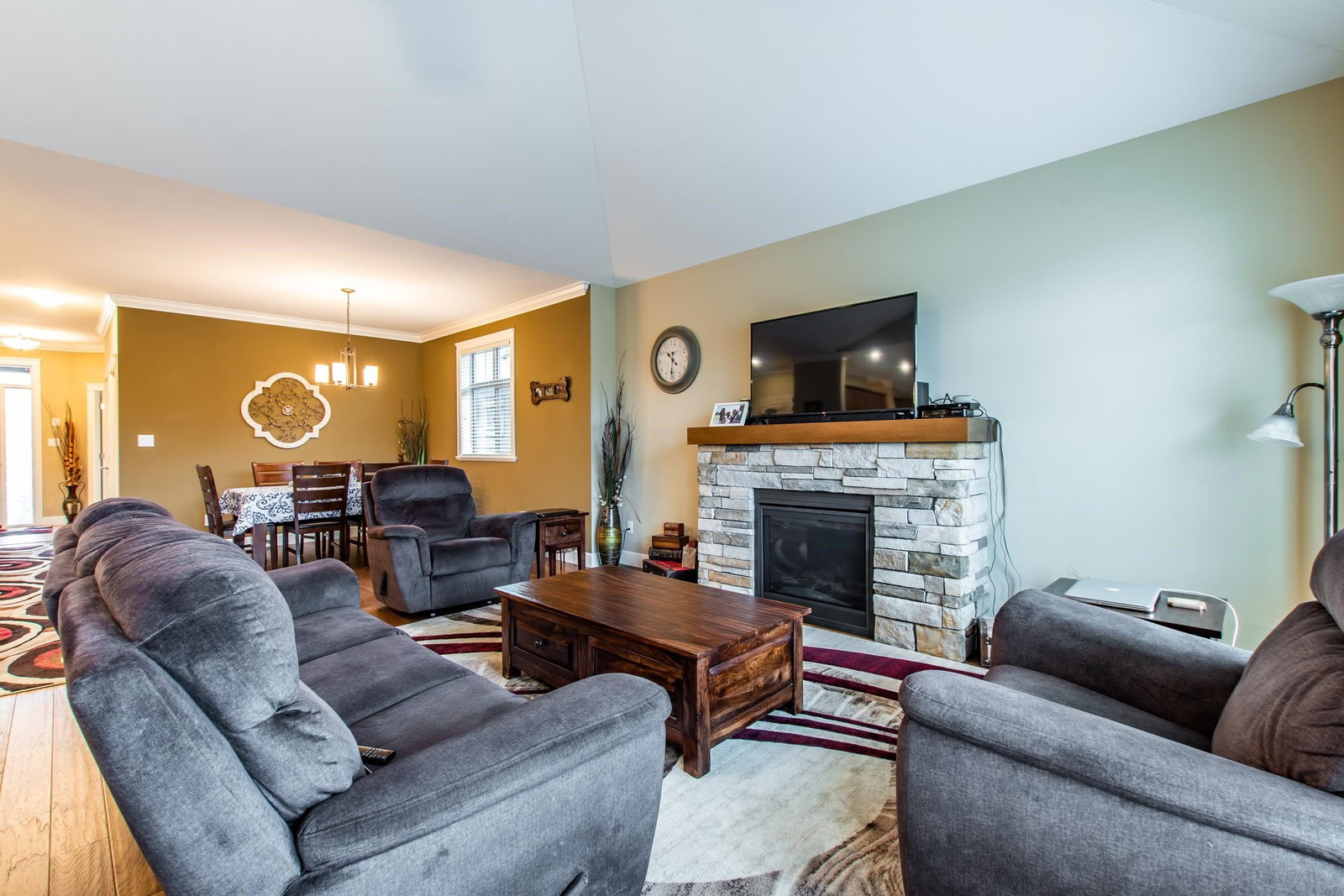 Listing Image 19
