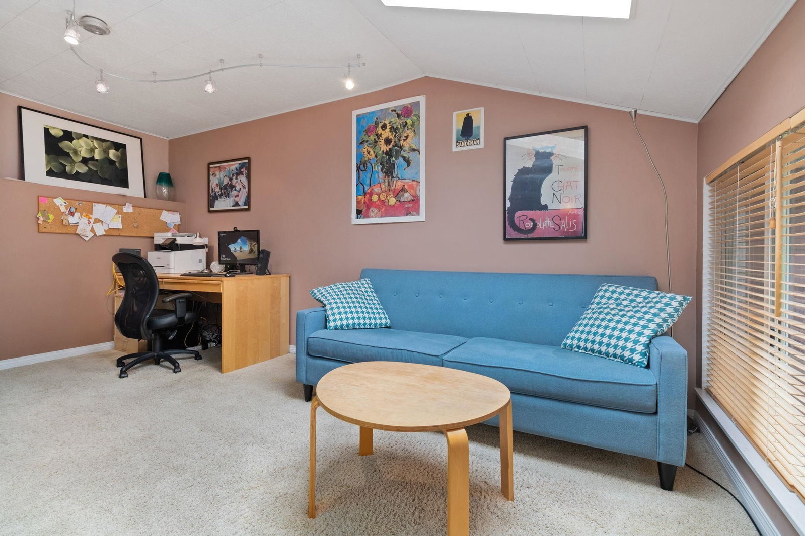Listing Image 5