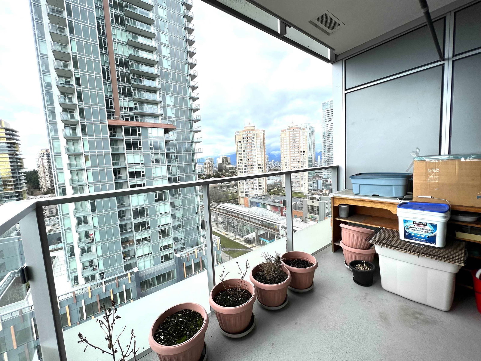Listing Image 5
