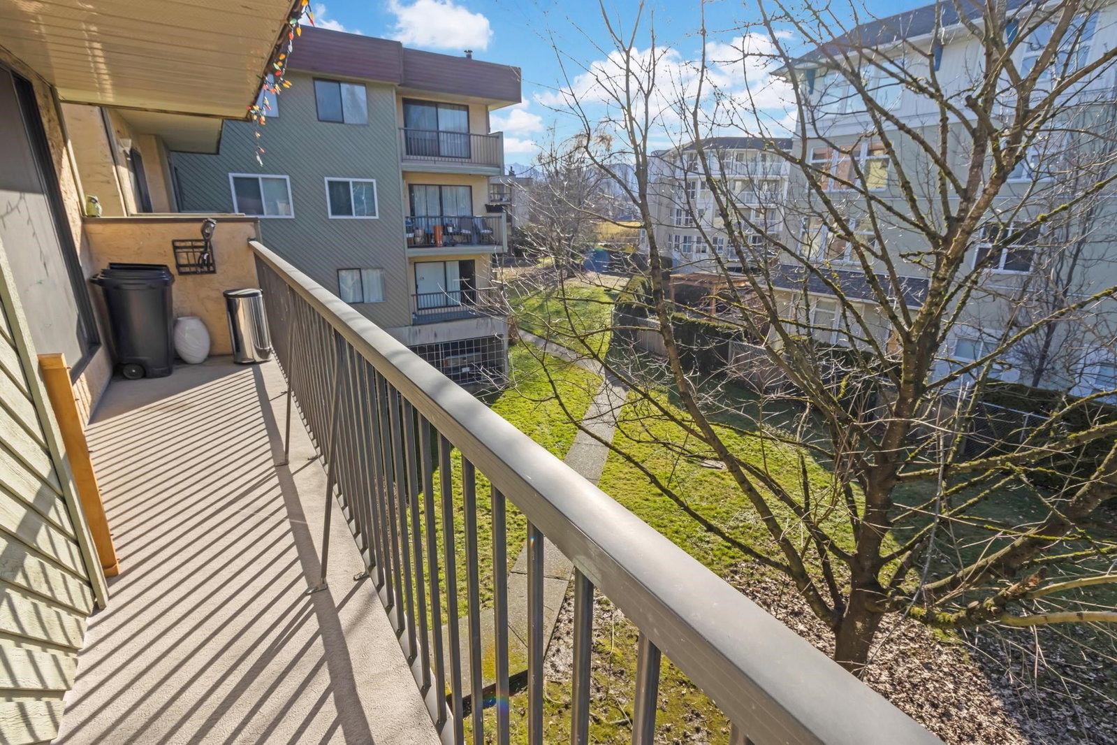 Listing Image 16