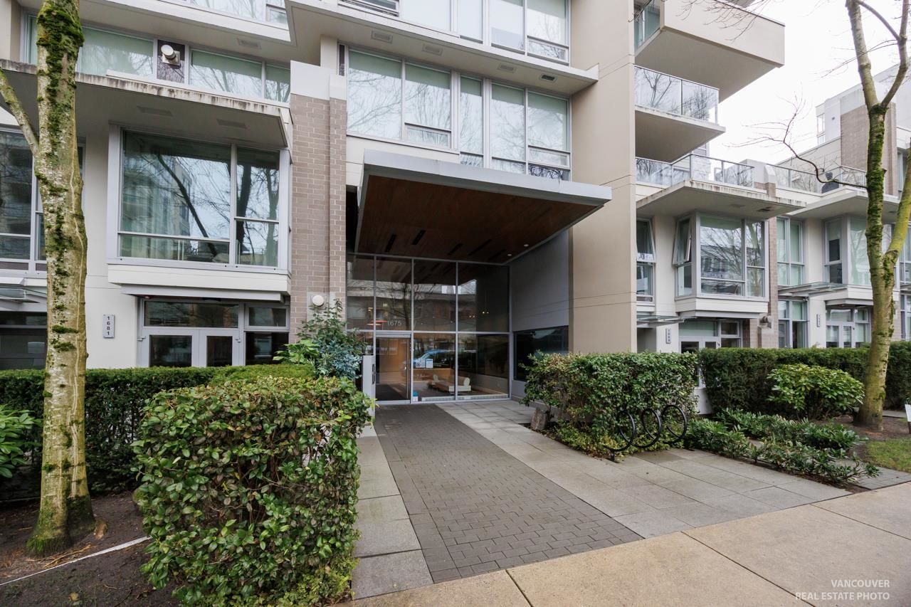 Listing Image 8