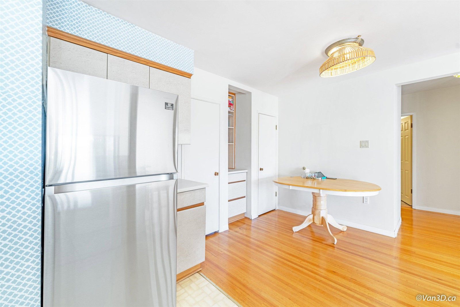 Listing Image 6