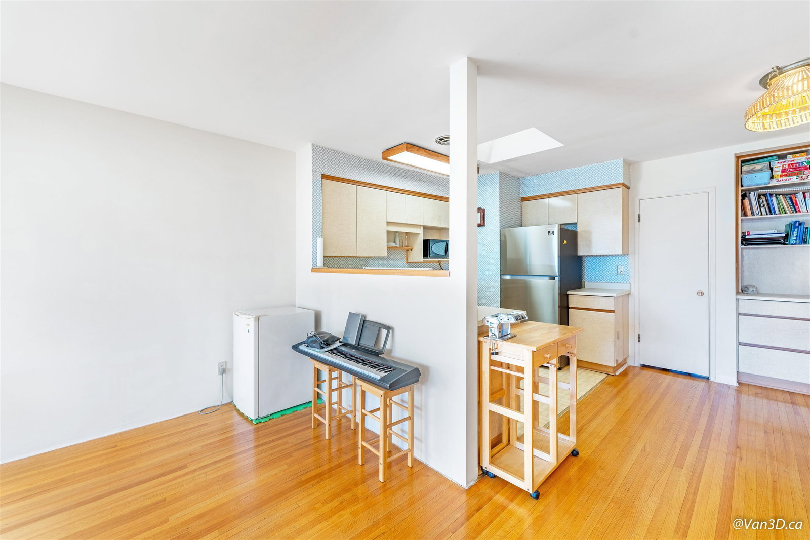 Listing Image 8