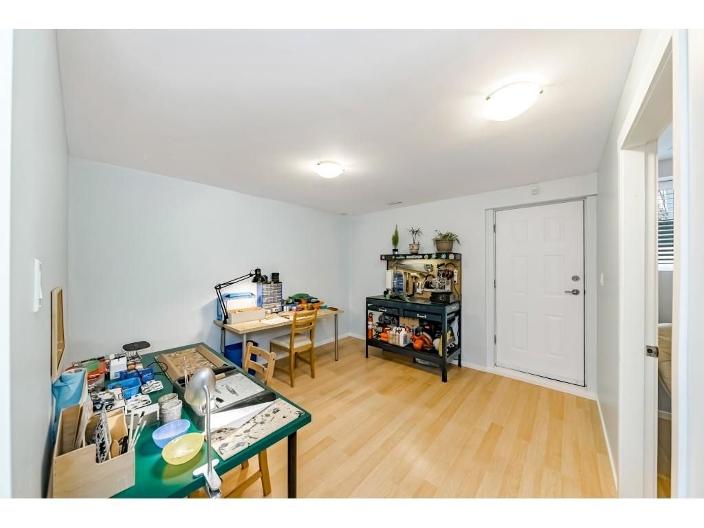 Listing Image 32