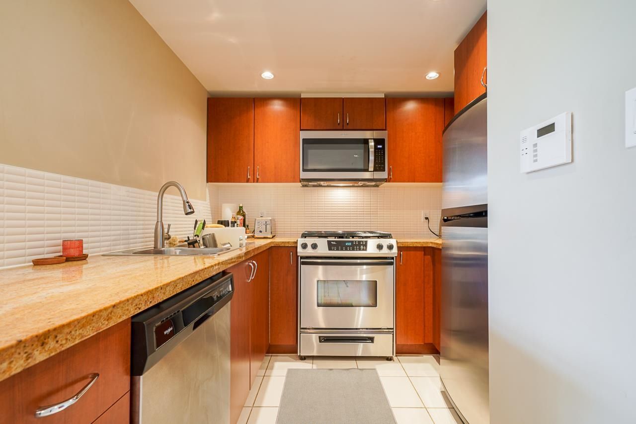 Listing Image 6