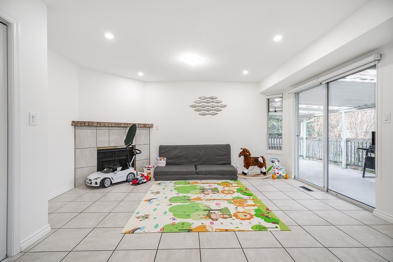 Listing Image 16