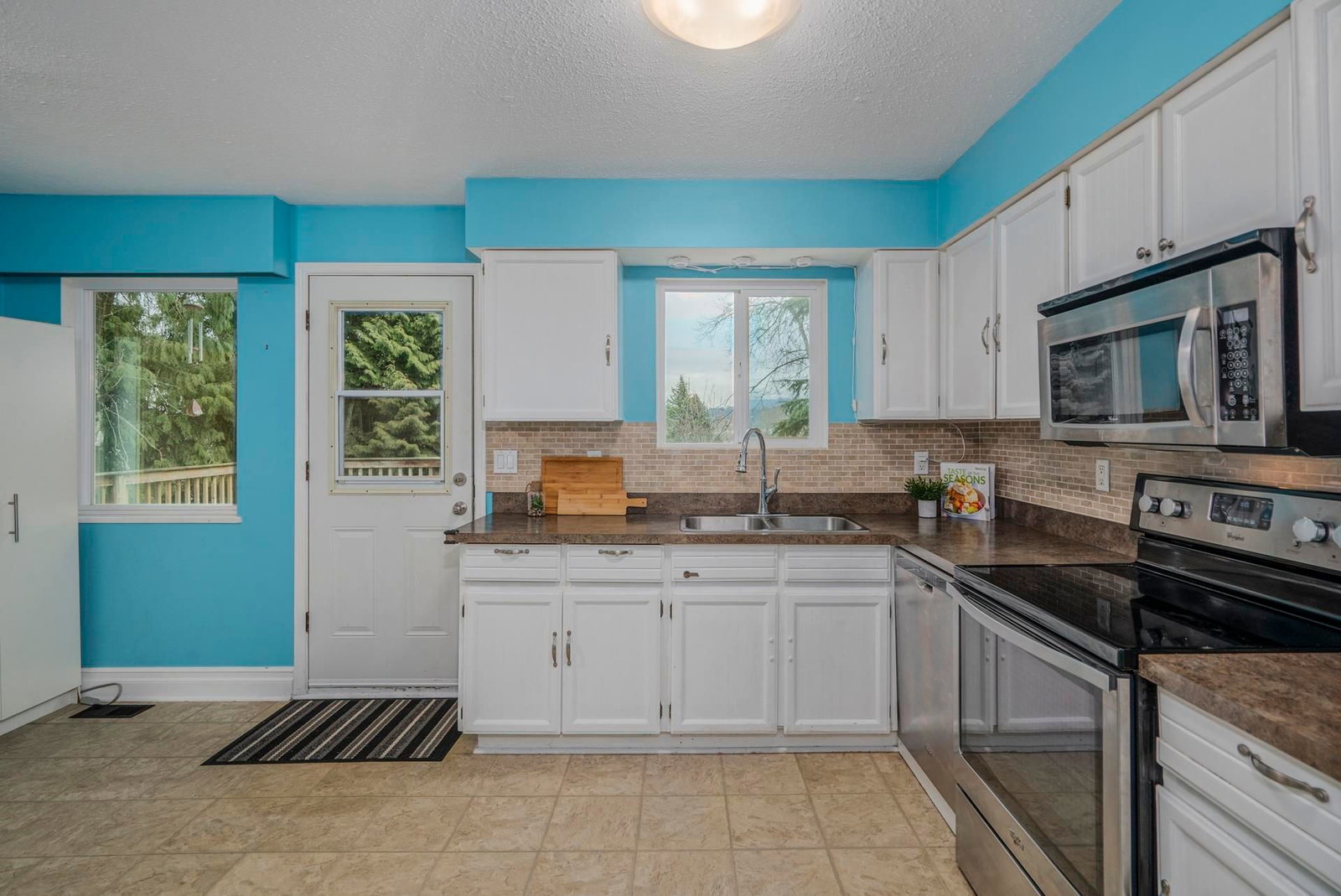 Listing Image 8