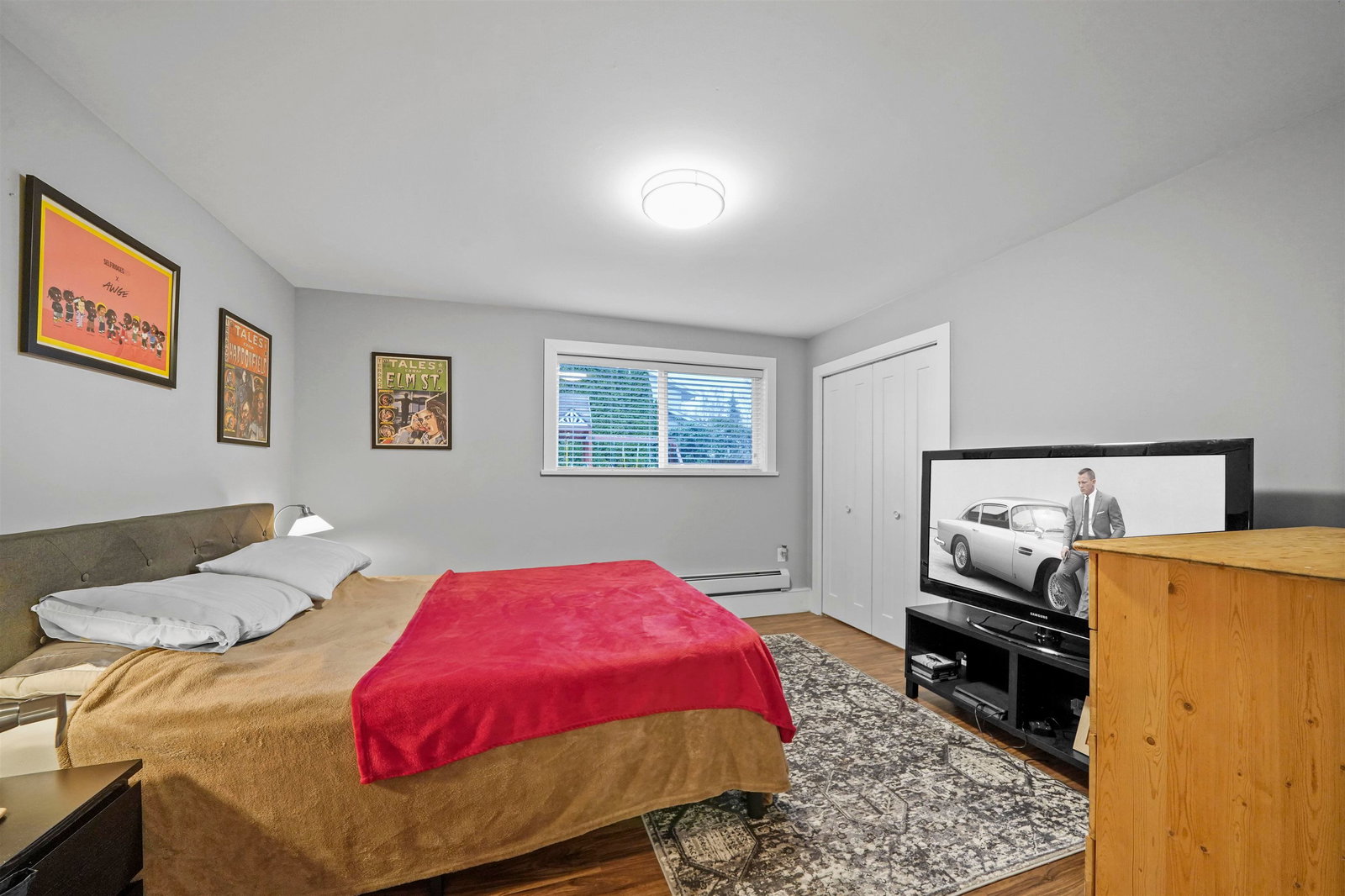 Listing Image 4