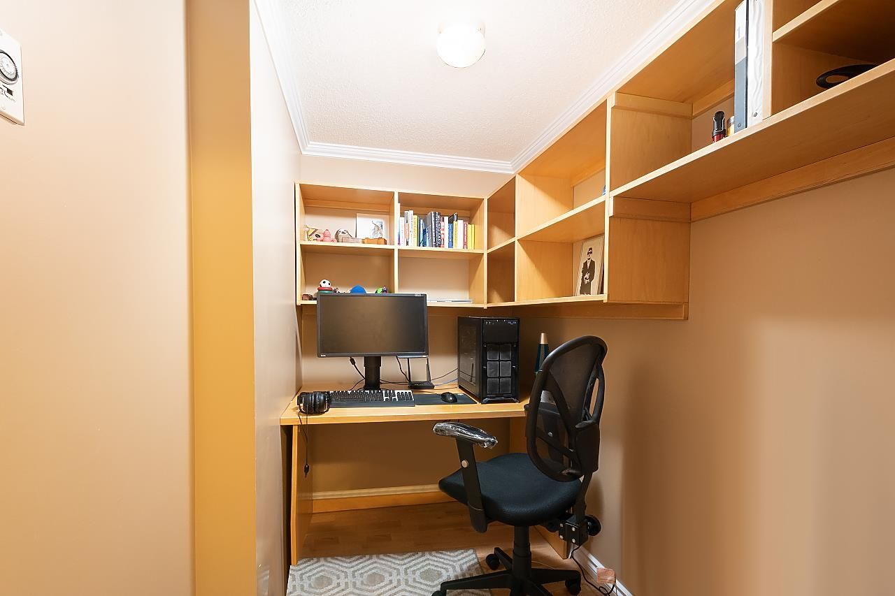 Listing Image 12