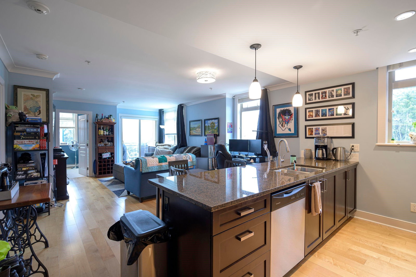 Listing Image 10