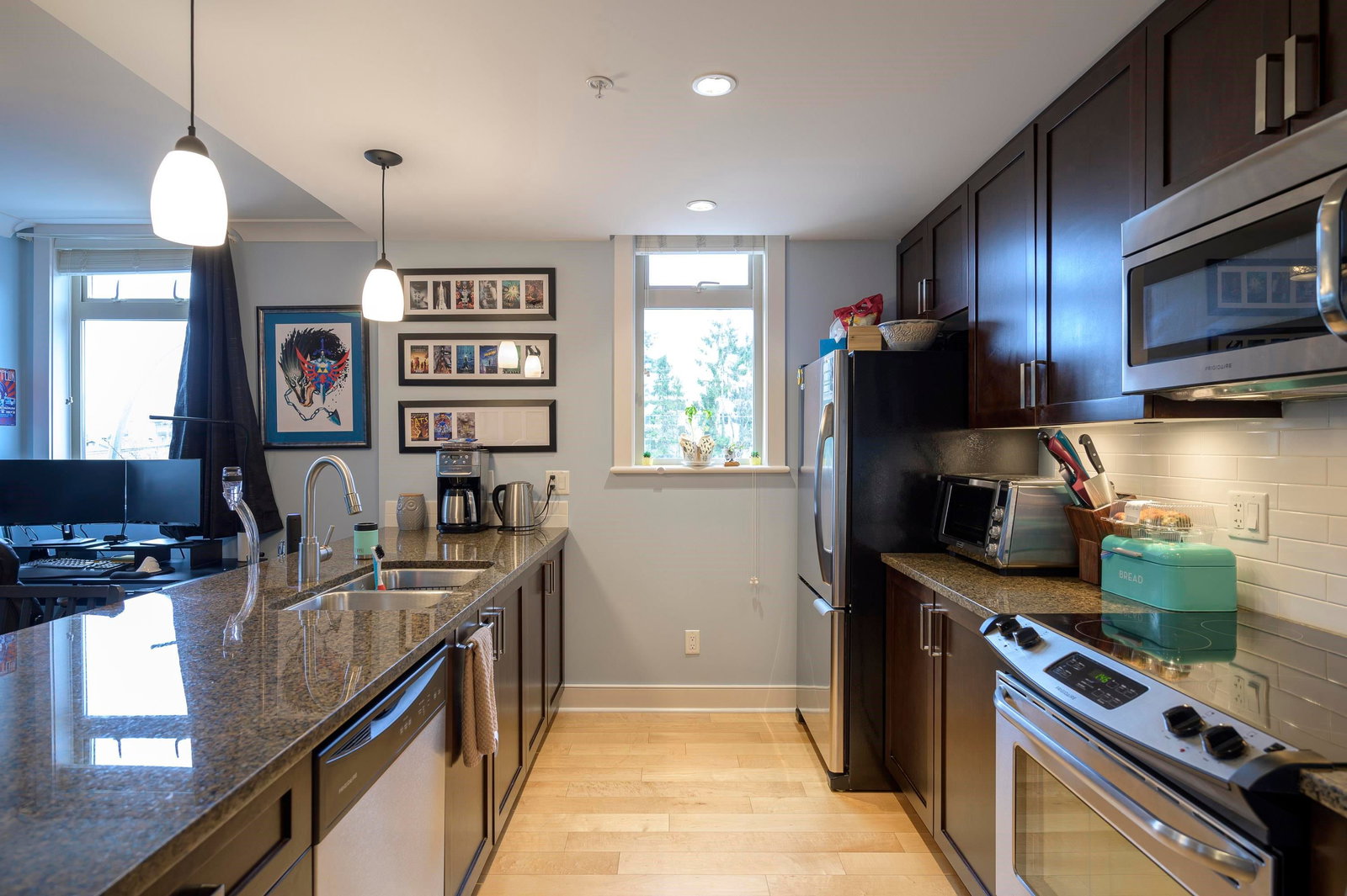Listing Image 9