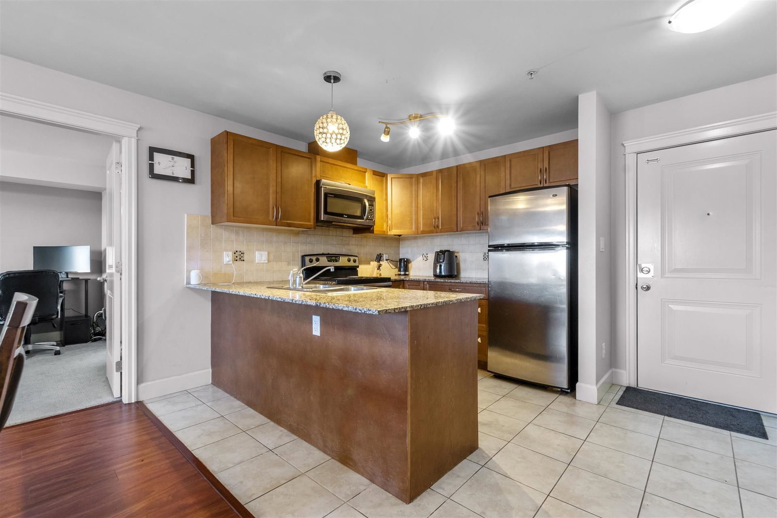 Listing Image 6