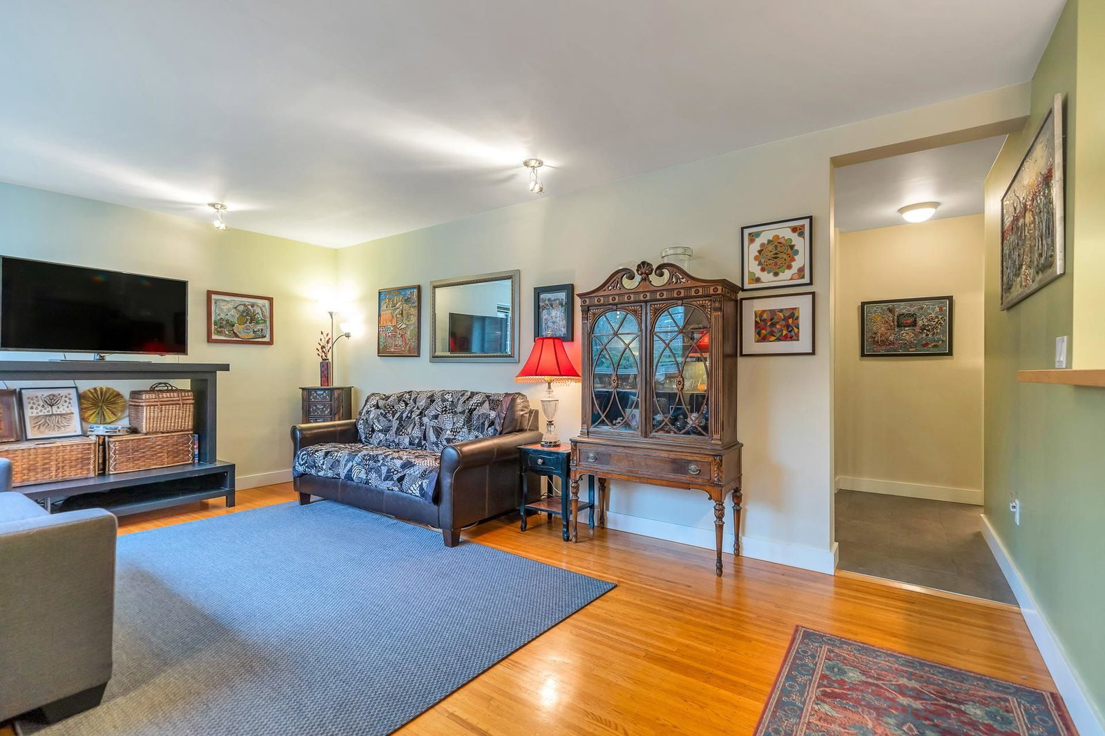 Listing Image 10